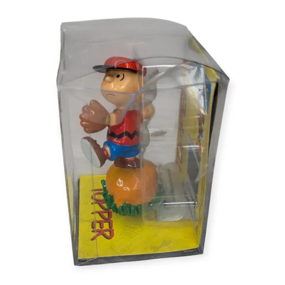 NIB Peanuts Charlie Brown Throwing Baseball Computer Topper